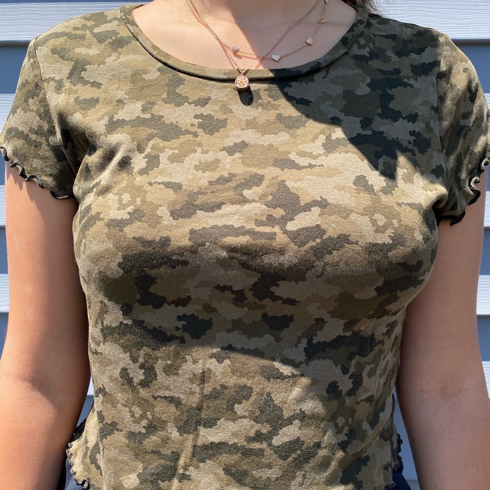 Camouflage crop top 🤍